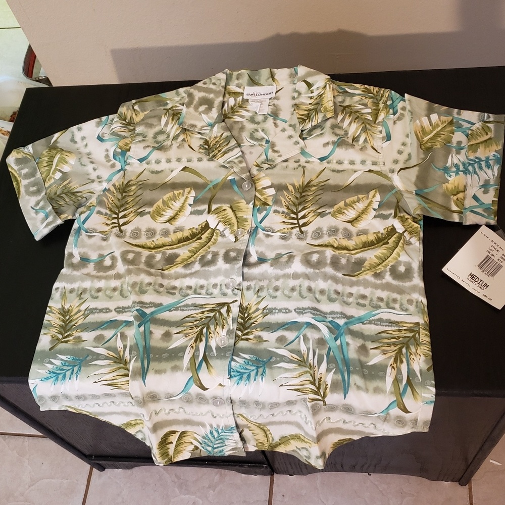 Erin London Tropical print short sleeve shirt new